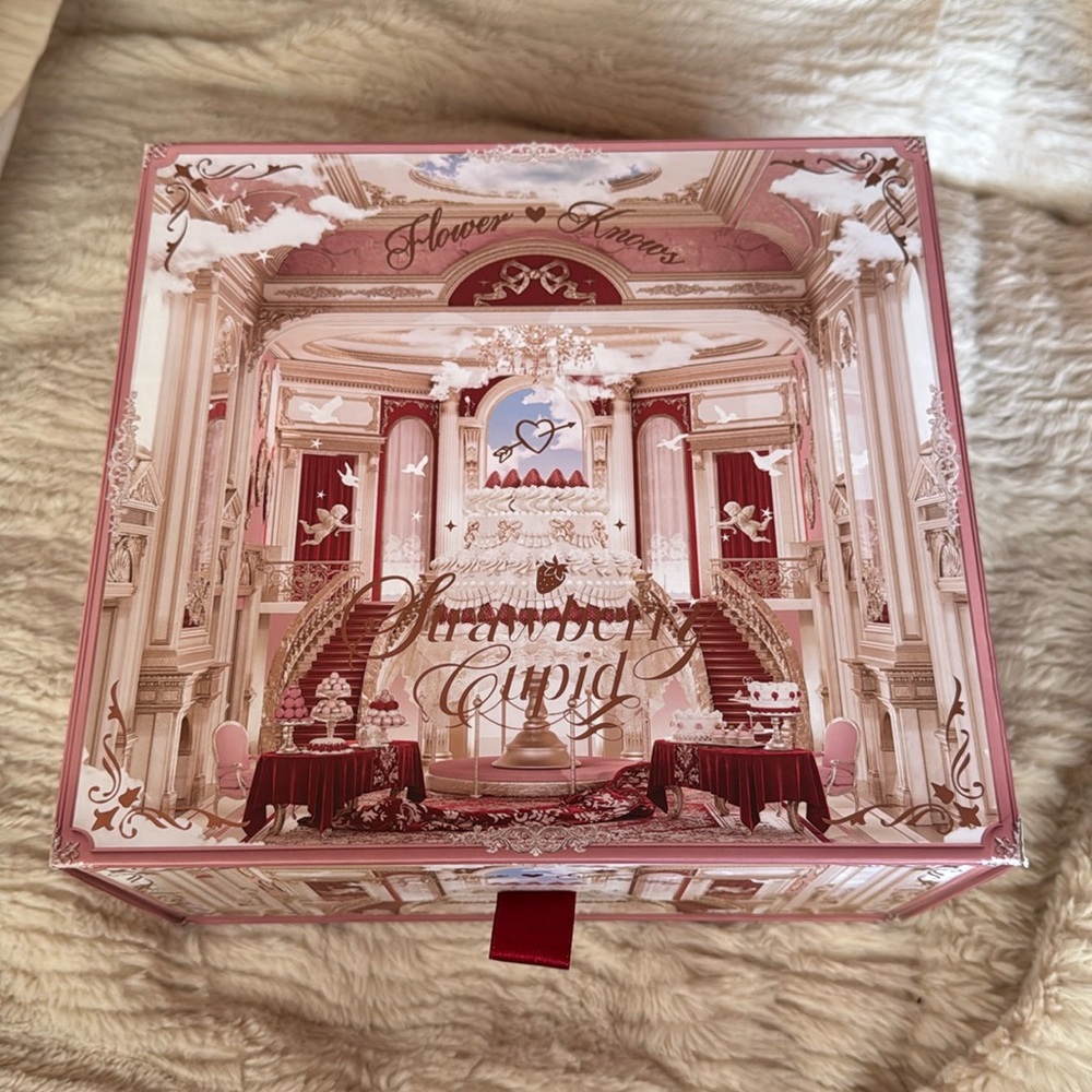 New Flower Knows Cosmetics strawberry Cupid Make up storage box